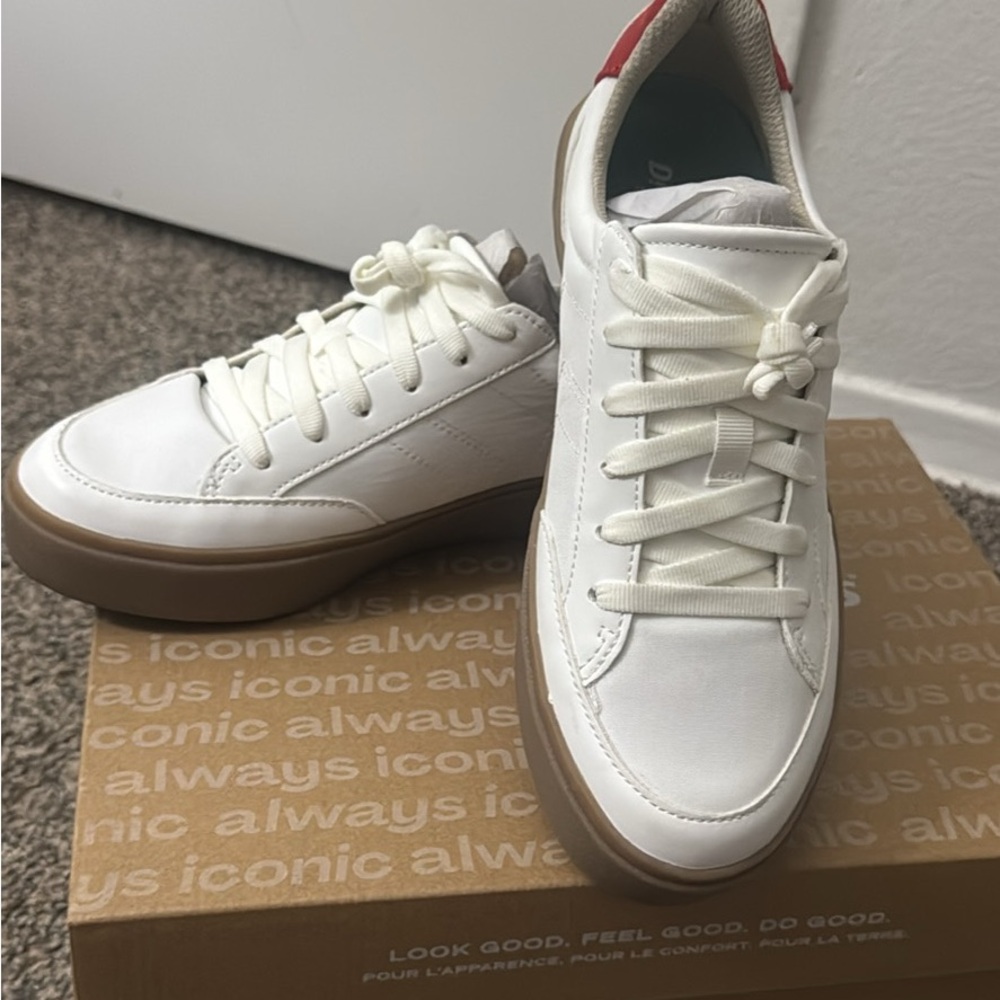 Dr. Scholl's White and Tan Sneakers (New)